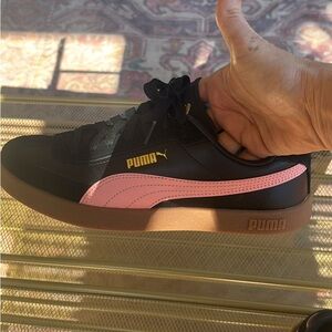 Puma Black and Pink Casual Shoes